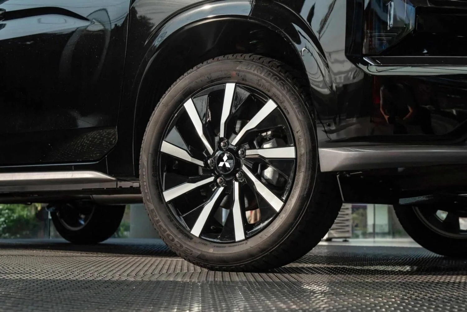 Xpander Premium Và Xpander Cross