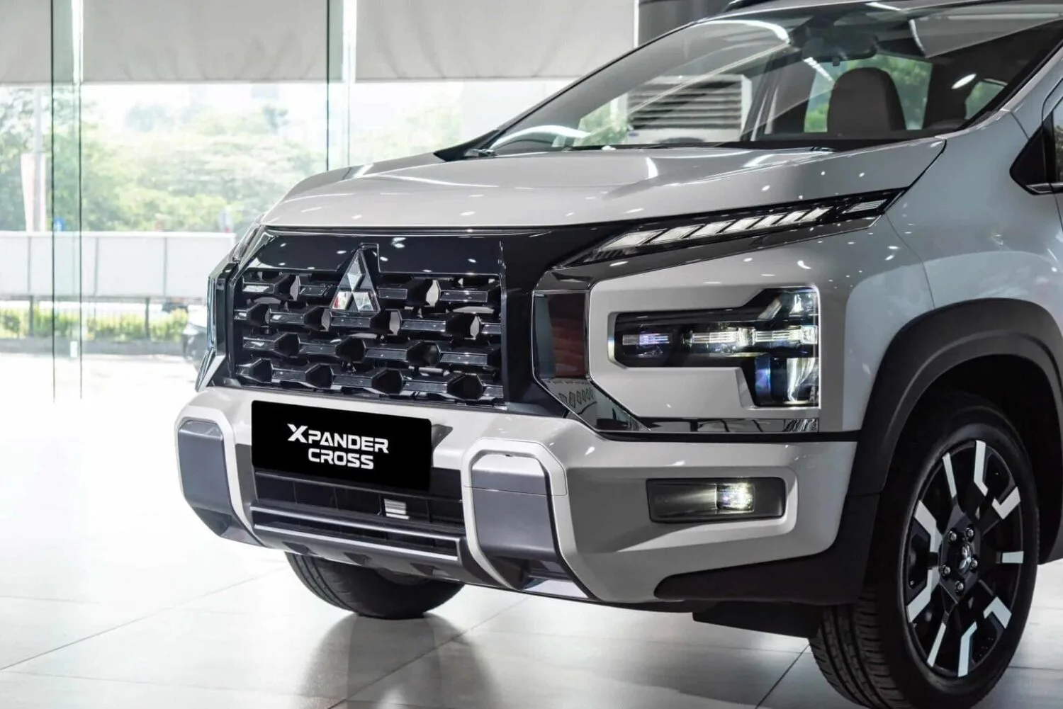 Xpander Premium Và Xpander Cross